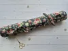 Фото JustCraft Рол для зберігання вишитих робіт з валиком, 50*70 см.(троянди на темно сіро-синьому)