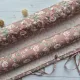 Фото JustCraft Рол для зберігання вишитих робіт з валиком, 40*60 см.(троянди на темно-бежевому)