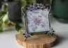Фото Шовковиця Рамка для оформлення Frame FLORAL Violet Бузковий, 12х13,5см (віконце 8,5х8,5см) FFV