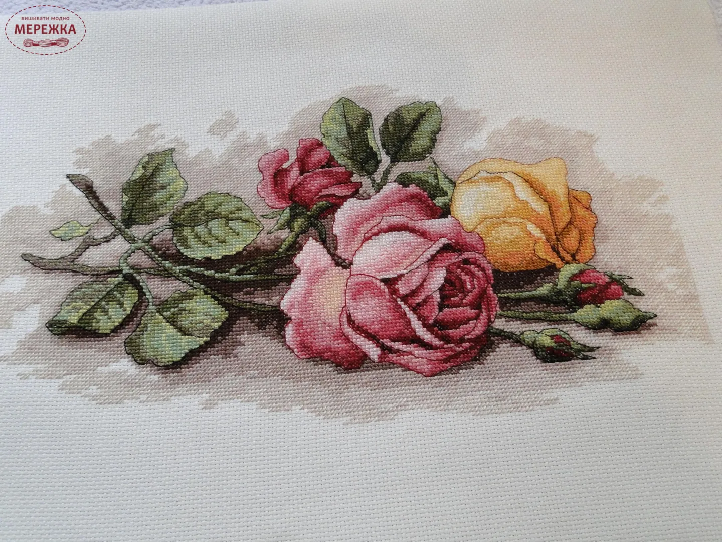 Набір для вишивання хрестиком Dimensions Rose Cuttings (Зрізані