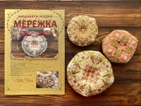 ФотоВікторія Попович Схема Kisses under the willow tree Biscornu (Біскорню Поцілунки під вербою)+пак бісеру (original) VP-018