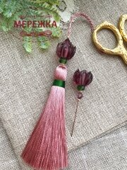 Фото Hobby Bee Набір китичка та голка-пін, Бордовий лотос