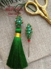 Фото Hobby Bee Набір голка-пін+китичка "Ялиночки"