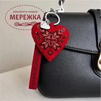 Фото Набір для вишивання хрестиком WonderlandCrafts шарм на сумку  на штучній шкірі FLHL-147