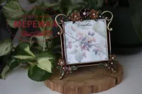 Фото Шовковиця Рамка для оформлення Frame FLORAL Red Червоний, 12х13,5см (віконце 8,5х8,5см) FFR