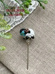 Фото Hobby Bee Голка-пін Баранчик з квіткою