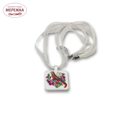 Фото набір для вишивання кулона Райська пташка