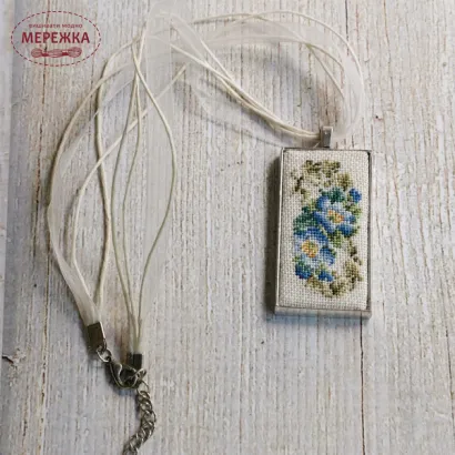 Фото набір для вишивання кулона Ретро