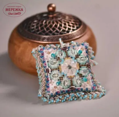 Фото Набір для вишивання бісером Imake Blue Heart Flower Pincushion-MINI i-mini-031