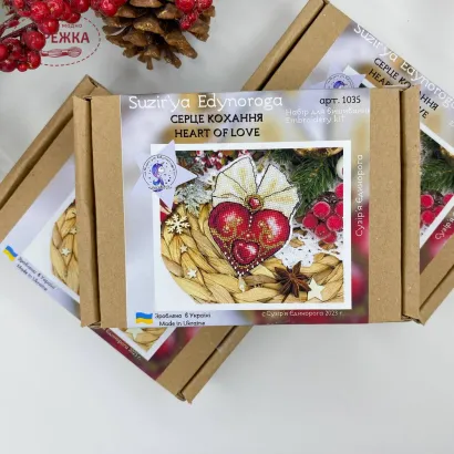 Фото Набір для вишивання хрестиком Сузір'я Єдинорога Серце кохання (прозора з гнучкого пластика з підвісом) 1035 гн