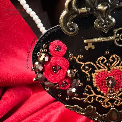 Фото Набір для вишивання хрестиком Сузір'я Єдинорога Таємниця почуттів (основа - шкірозамінник) 1131