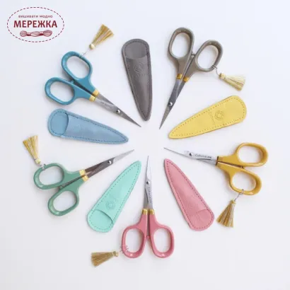 Ножиці Cohana з лакованими рожевими ручками, 10,5 см.