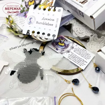 Фото Набір для вишивання хрестиком Сузір'я Єдинорога Джміль (прозора з гнучкого пластика з підвісом) 1115