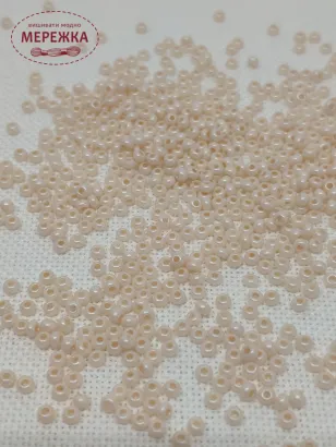 Фото Бісер 16218 Молочний