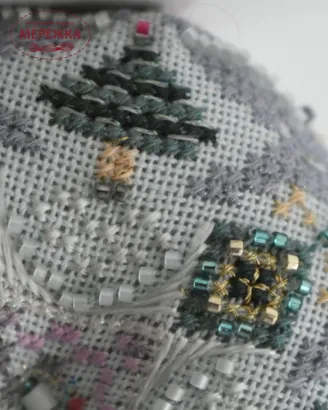 Фото Вікторія Попович Схема 12 days of Christmas Day2 Biscornu (День2 Горлиці)+пак бісеру та ниток (original) VP-057-2