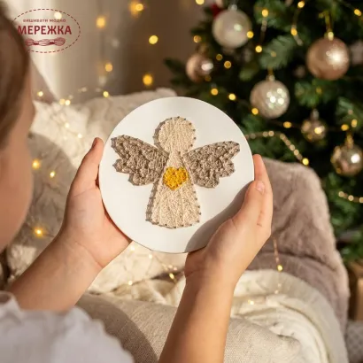 Фото String Art Exclusive Art Ангел, 20 см. (полотно з набитими цвяхами, круг)