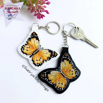 Фото Набір для вишивання хрестиком Сузір'я Єдинорога Жовтий метелик на чорному 1099