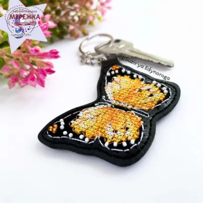 Фото Набір для вишивання хрестиком Сузір'я Єдинорога Жовтий метелик на чорному 1099