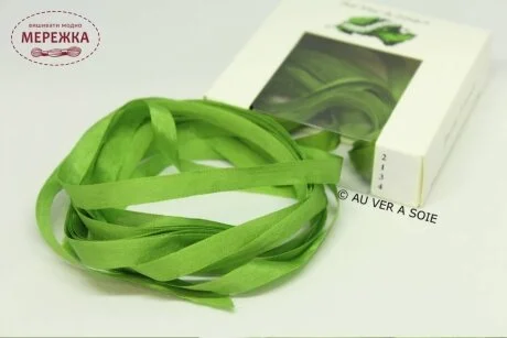 Фото Au Ver à Soie Стрічка 4 мм 100% шовк, 3 метри 2134
