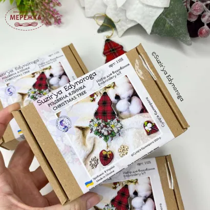 Фото Набір для вишивання хрестиком Сузір'я Єдинорога Різдвяна ялинка ( акрил на підвісі ) 1105 а