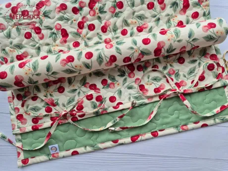 Фото JustCraft Рол для зберігання вишитих робіт з валиком, 50*70 см. (вишня на молочному)