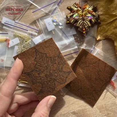 Фото Набір для вишивання бісером Craftway Брошка Кленовий листок B-003