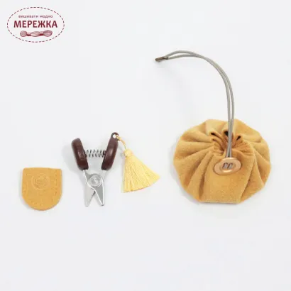 Фото Cohana Подарунковий набір: міні-ножиці Seki Mini Scissors та міні-сумка зі шнурком Mini Drawstring Pouch Set, Yellow 45-401