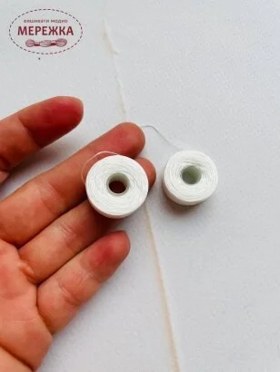 Фото Mill Hill Nymo нитка нейлонова, 65 метрів, біла 40218