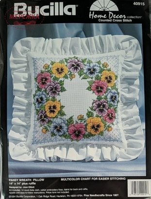 Фото Набір для вишивання Bucilla Pansy Wreath Pillow 40915