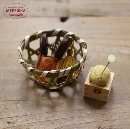 Cohana Подарунковий набір: міні-ножиці Seki та подушечка для шпильок Mini Masu Blue фотографія