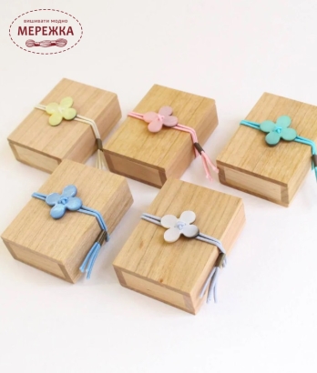 Фото Cohana Швейні шпильки Glass Sewing Pins in a Cherry-Wood Box, Pink 45-207