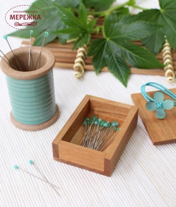 Фото Cohana Швейні шпильки Glass Sewing Pins in a Cherry-Wood Box, Green 45-208