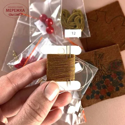 Фото Набір для вишивання бісером Craftway Брошка Горобина B-021