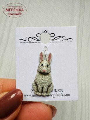 Фото Susan Clarke Originals Bunny Charm Grey C-531 - Пришивний елемент