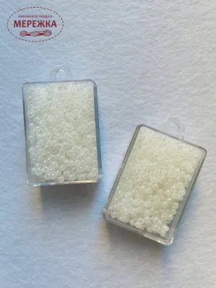 Фото Бісер 57102 Молочний