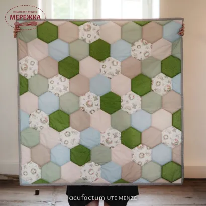 Фото Декоративна тканина Acufactum Baumwollstoff Beerenkranze 3523-961