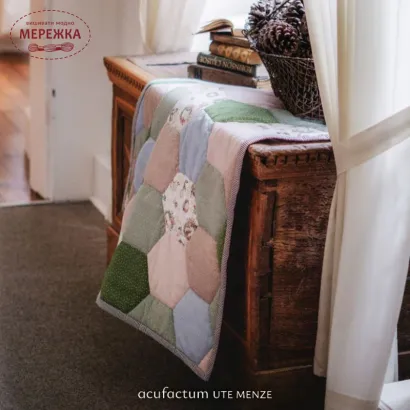 Фото Декоративна тканина Acufactum Baumwollstoff Beerenkranze 3523-961