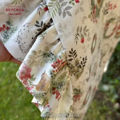 Фото Декоративна тканина Acufactum Baumwollstoff Beerenkranze 3523-961