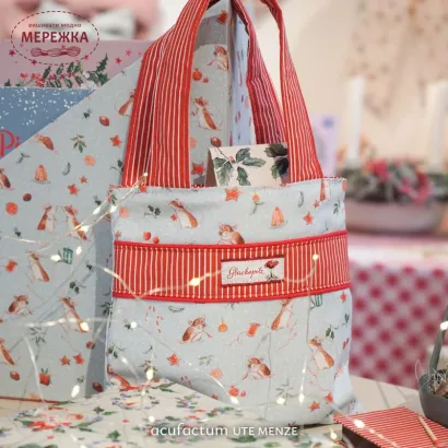 Фото Декоративна тканина Acufactum Baumwollstoff Weihnachtsmauschen 3523-2013