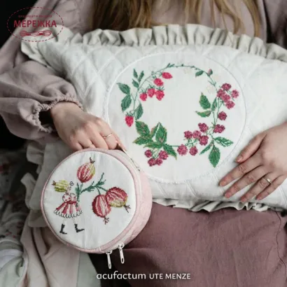 Фото Acufactum Книга Fruity Quilts and other Stitching Delights 4064