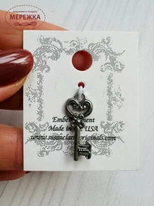 Фото Пришивний елемент Susan Clarke Originals Key Charm Silver C-817