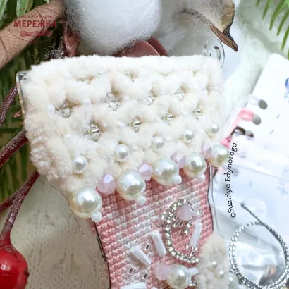 Фото Набір для вишивання хрестиком Сузір'я Єдинорога Рожевий чобіток (прозора з гнучкого пластика) 1128 гн