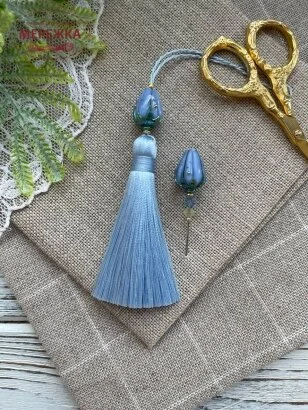 Фото Hobby Bee Набір китичка та голка-пін, Блакитні бутони