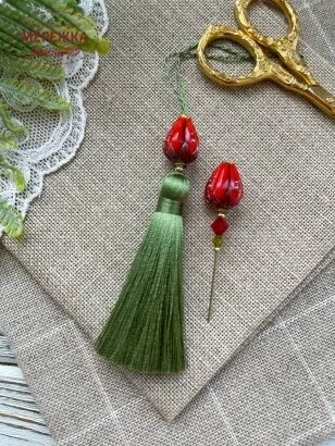 Фото Hobby Bee Набір китичка та голка-пін, Червоні бутони