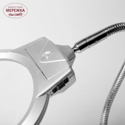 Фото Лупа з підсвічуванням, настільна, 10.7 см.  MG4B-6