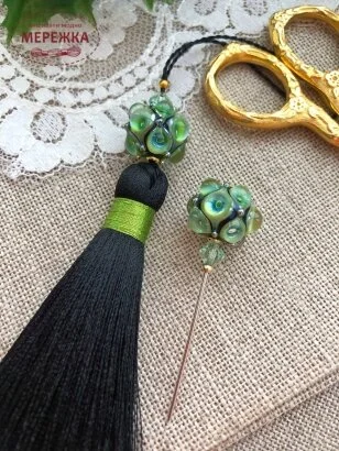 Фото Hobby Bee Набір голка-пін+китичка "Павич салатовий"