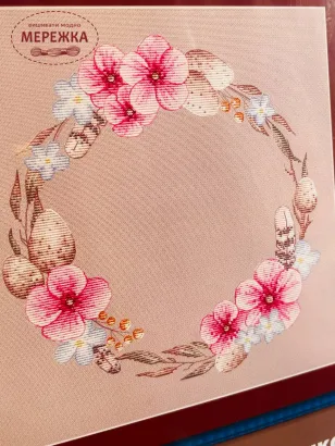 Фото набір для вишивання хрестиком Вінок весняний до Великодня