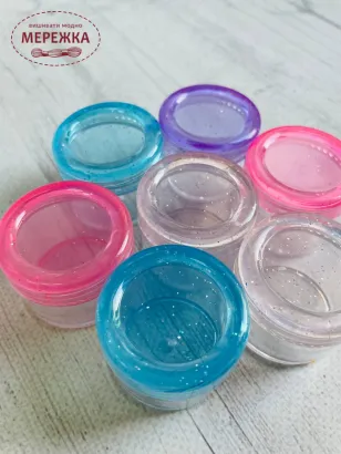 Фото органайзер для бісеру з кольоровою кришкою