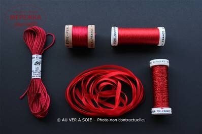 Фото Au Ver à Soie набір ниток+стрічка Decouverte Sunfine/Ruban - Rouge
