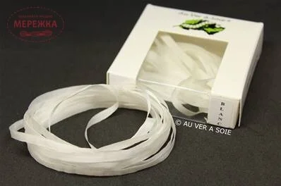 Фото Au Ver à Soie Стрічка 4 мм 100% шовк, 3 метри Blanc